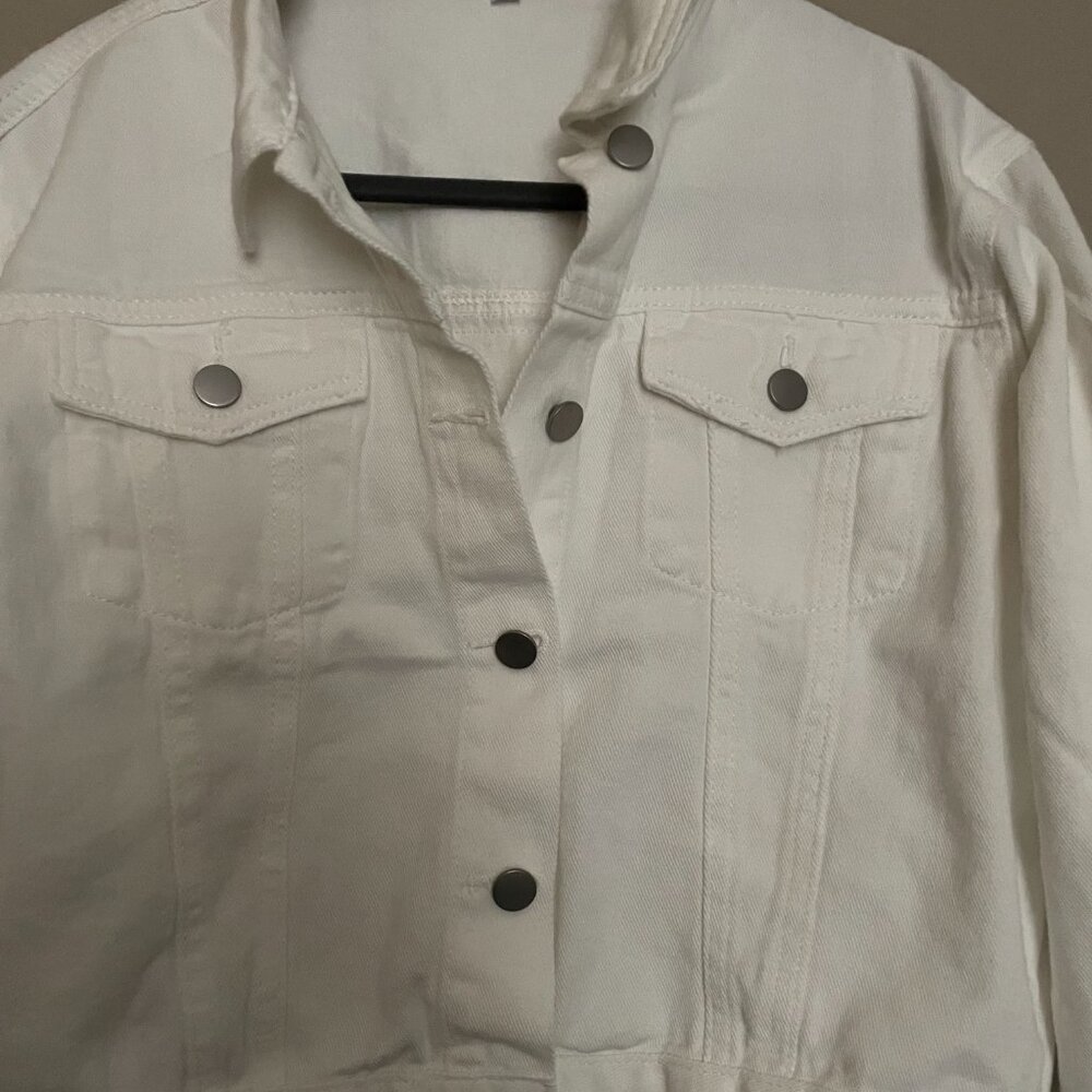 Jolene, Cropped, Fringe Denim Jacket, NWOT. - Picture 7 of 9